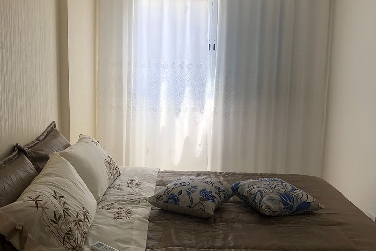 Apartamento 1 dormitório no Boqueirão com Piscina, 50 metros