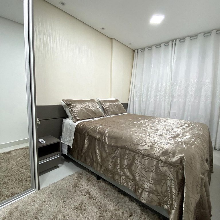 Apartamento 1 dormitório no Boqueirão com Piscina